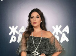 Жасмин довела поклонников до слез, исполнив легендарную песню на молдавском языке