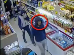 Коварный молодой человек, совершивший преступление в квартире доверчивого кишиневца, оказался на видео магазина