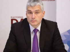 Кику предложил Слусарю-«трактористу» поучиться азам экономики