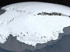 Загадочная дыра гигантского размера, образовавшаяся на Южном полюсе, удивила ученых