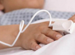 Мать, ребенок которой выпил уксус, не «просыхает» от алкоголя – эксклюзив 