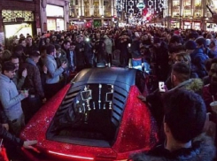 Украшенный миллионом страз Swarovski  Lamborghini мажорки из Молдовы вызвал ажиотаж в Лондоне