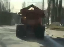 Курьезная обработка сухих дорог в плюсовую температуру в Кишиневе попала на видео 