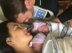 Миллионер и оратор без рук и ног снова стал папой: жена Ника Вуйчича родила двойню 