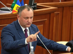 Додон призвал Дьякова прийти на ПВНС 9 Мая и объяснить гражданам, что там делают танки НАТО 