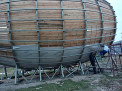 Ковчега нет, возьмите бочку - в Молдове умельцы идут на рекорд