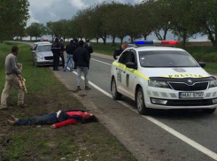 Женщина скончалась в муках после падения с телеги, управляемой сожителем