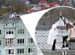 Опасную фотосессию на крыше дома устроили подростки в Кишиневе