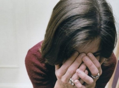 Курьезная драма: женщина выбросила пальто любовника со всеми его сбережениями в тайнике