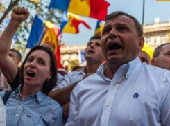 Оскандалились! Представители ППДП проголосовали в Каушанах за председателя-демократа