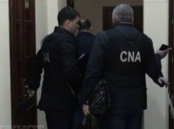 Криминальная пара из судебного исполнителя и эксперта-оценщика делала «бизнес» на конфискате