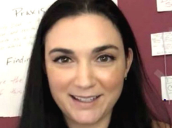 Лесбийским сексом со школьницей занималась учительница прямо в классе