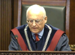 Срочно перевести Молдову на «европейский путь» решил Конституционный суд