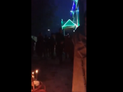 Священник из Отачь провел пасхальную службу под охраной карабинеров