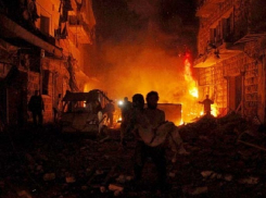 Мощный ракетный удар по сирийской авиабазе с погибшими и ранеными попал на видео