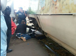 Трамвай в Одессе отрезал ноги упавшей девушки