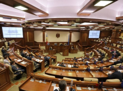 Парламентарии признали незаконной концессию Кишиневского аэропорта 