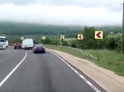 Рискованный обгон на трассе автоледи попал на видео 