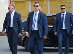 Еще один сотрудник Госохраны пользовался служебным автомобилем для поездок за границу