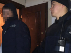 Одессит открыл стрельбу по прохожим и автомобилям из окна своей квартиры 