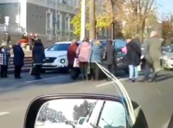 Пенсионеры перекрыли главную улицу Кишинева