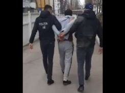 Семейной паре из Кишинева надоел длившийся 2 года шантаж и они обратились в полицию