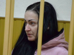 Родившая ребенка на балконе украинка нанесла ему 22 удара ножницами и задушила