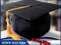 Новый министр, но старые проблемы: итоги 2023 года в сфере образования