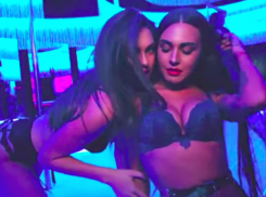 Сексуальная кишиневская стриптизерша из зажигательного видео стала секретарем партии Усатого