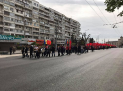 Игорь Додон возглавил многотысячную колонну первомайского марша в Кишиневе  