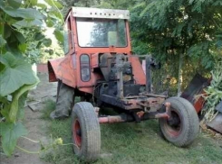 В Новоаненском районе женщина погибла под колесами трактора