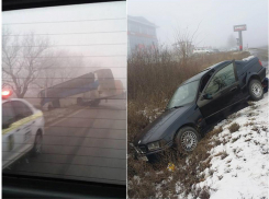 В Молдове из-за гололеда автомобили вылетают с трассы