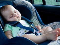 Итальянцы решили наказать молдаванина за то, что он запер годовалого ребенка в автомобиле