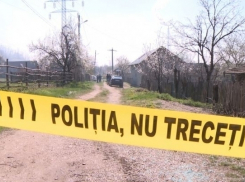 Подозрительная смерть в Чимишлии: мужчина был найден зарезанным во дворе собственного дома 
