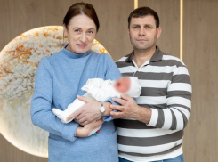 Чудо в 50: В Кишиневе женщина родила здорового малыша и покорила статистику