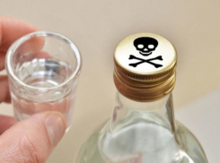 Жадная бендерчанка в карантин настроила продажу подпольной «водки» - водку смешивала с водой из крана