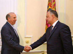 Начало нового этапа в истории Молдовы обсудил президент с послом США