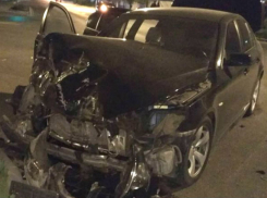 «Эпично»: два BMW разбились в ночном столкновении в Кишиневе