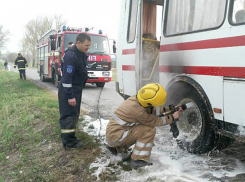 Автобус «Милешты - Ниспорены» с 45 пассажирами загорелся на ходу 