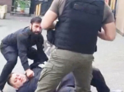 В центре Кишиневе стреляли и дрались: двое пьяных мужчин схлестнулись с «беркутовцами»