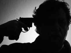 Одинокий мужчина застрелился в собственной квартире в пригороде Кишинева 