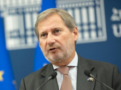 Йоханнес Хан прилетел погрозить Молдове - не будет правительства и коалиции, не будет и денег от МВФ