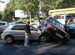 «Зрелищное» ДТП на Буюканах парализовало утреннее движение в  столице 