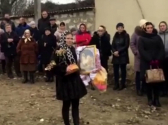 Застреленного и сброшенного в колодец мальчика похоронили в Теленештах в день его рождения