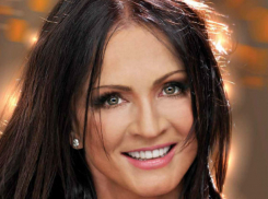 Владимир Путин поздравил пользующуюся «всенародной любовью» Софию Ротару