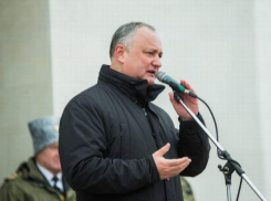 По всей стране проходят массовые митинги в поддержку Додона
