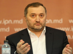 Неужели прогнулся? Филат влился в струю Майи Санду