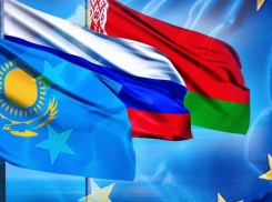Жители Молдовы по-прежнему предпочитают Евразийский союз Европейскому 