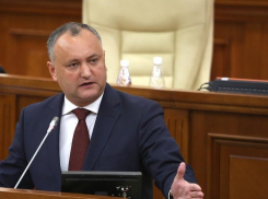 Несмотря на идеологические разногласия Додон поддержал Нэстасе: Пока он протестовал, Санду любовалась своим маникюром на заседаниях правительства 
