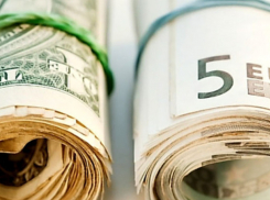 Что будет с долларом и евро в понедельник рассказали в Нацбанке